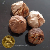 Ajo negro sin pelar agroecológico.  (1 pza)